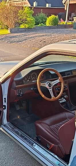Mercedes-Benz 230 CE 6 of 6