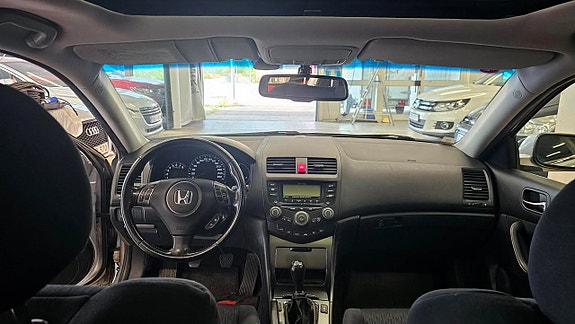 Honda Accord 8 of 19