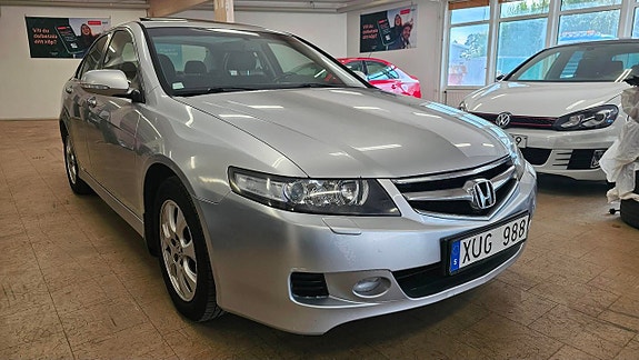 Honda Accord 2 of 19