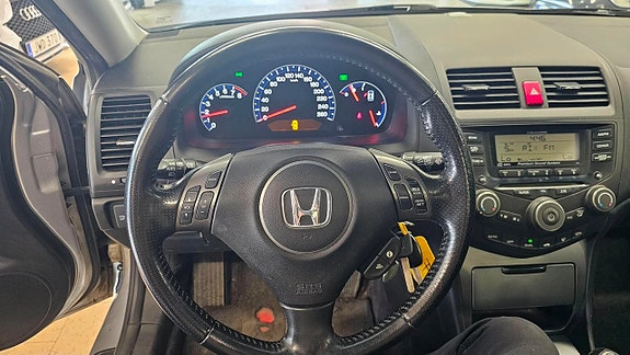 Honda Accord 11 of 19