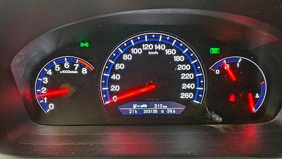 Honda Accord 10 of 19