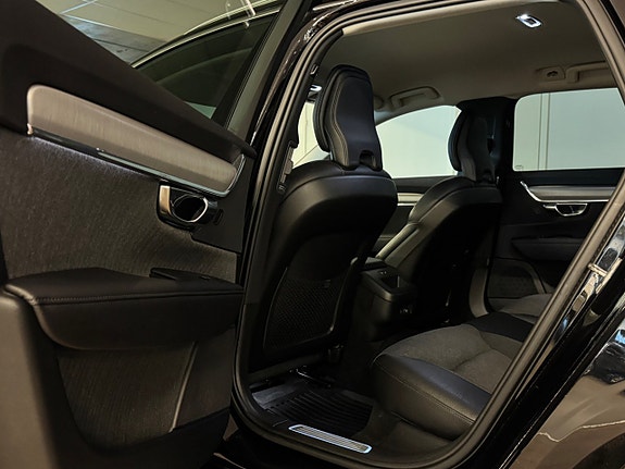 Volvo V90 21 of 30