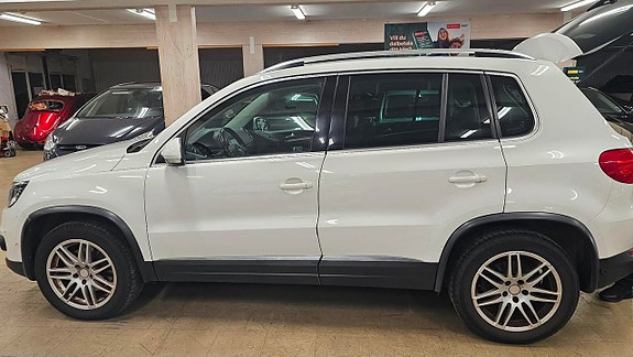 Volkswagen Tiguan 3 of 21