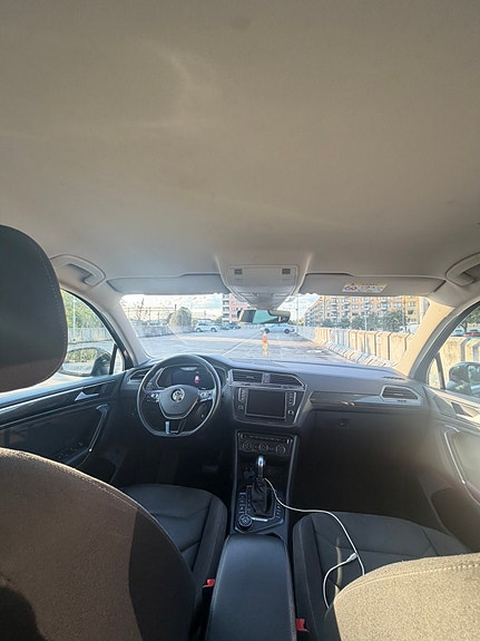 Volkswagen Tiguan 12 of 21
