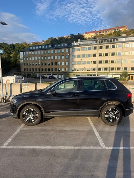 Volkswagen Tiguan 3 of 21