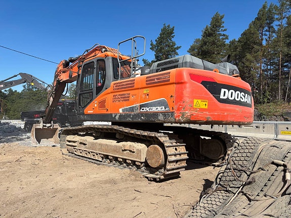 Doosan DX 300 LC-5 8 of 12