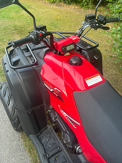 Linhai M210 3 of 4