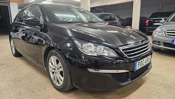 Peugeot 308 2 of 16