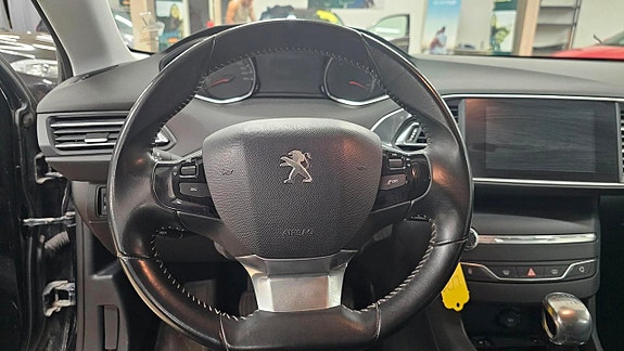 Peugeot 308 9 of 16