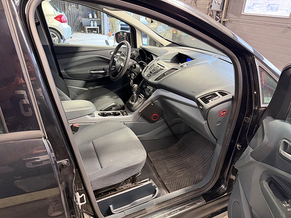 Ford C-Max 8 of 11