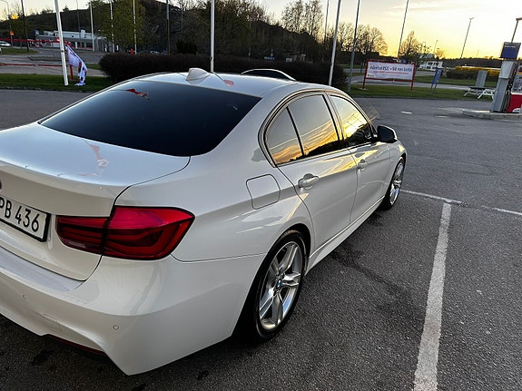 BMW 318d 6 of 24