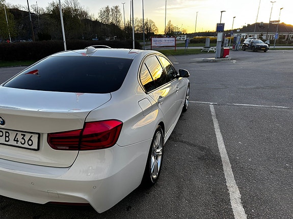 BMW 318d 8 of 24