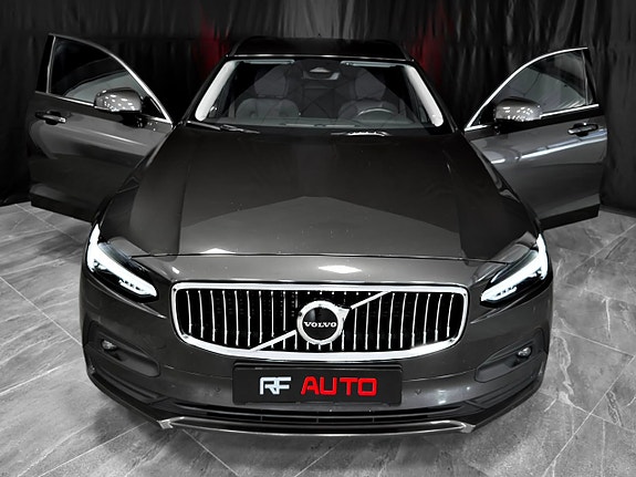 Volvo V90 8 of 30