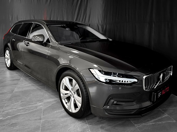 Volvo V90 2 of 30