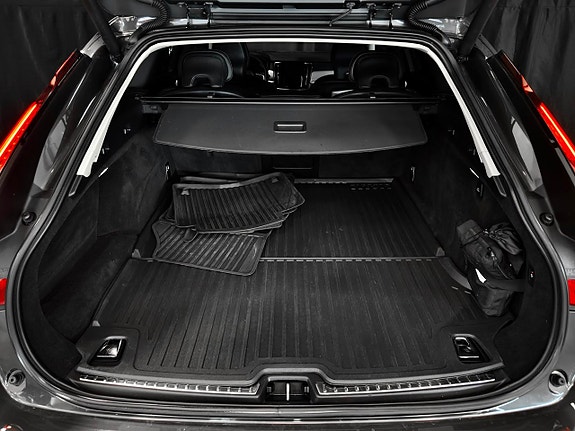 Volvo V90 16 of 30