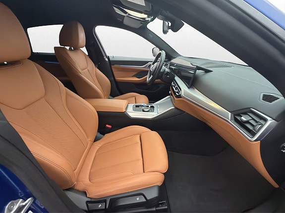 BMW i4 12 of 30