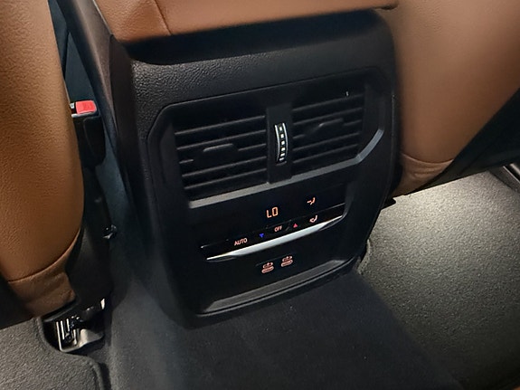 BMW i4 27 of 30