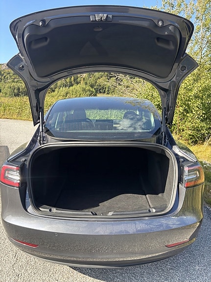 Tesla Model 3 16 of 21