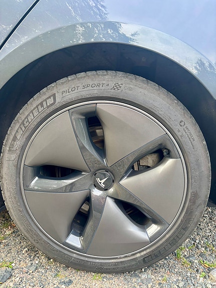 Tesla Model 3 11 of 21