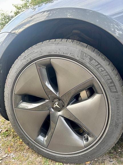 Tesla Model 3 8 of 21