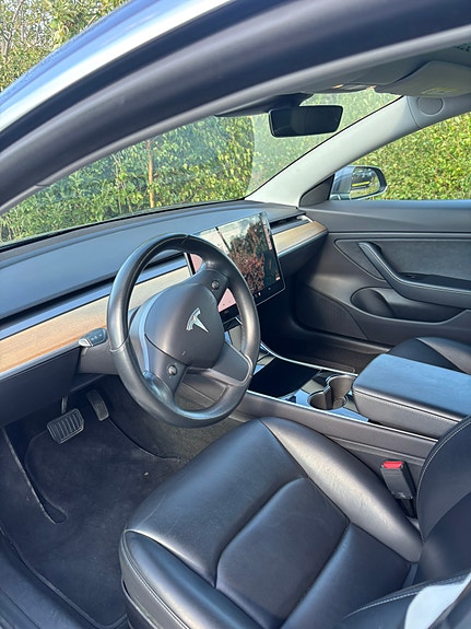 Tesla Model 3 12 of 21