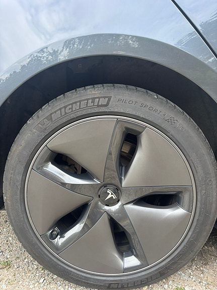 Tesla Model 3 10 of 21