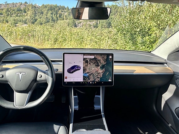 Tesla Model 3 13 of 21