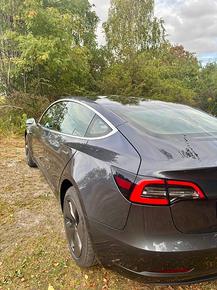 Tesla Model 3 6 of 21