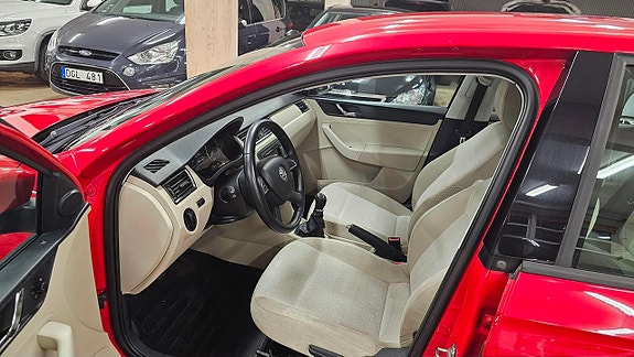 Skoda Rapid 7 of 11