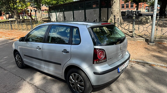 Volkswagen Polo 2 of 8