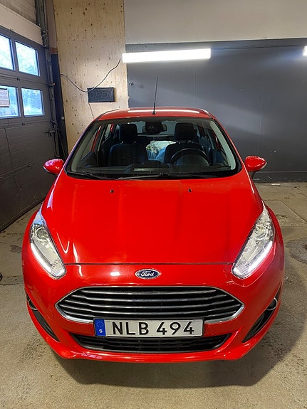 Ford Fiesta 2 of 13