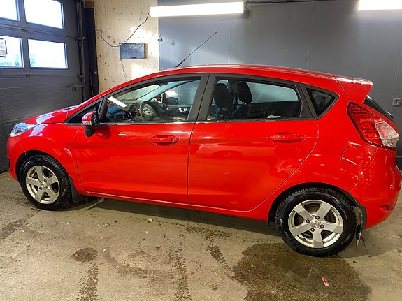 Ford Fiesta 3 of 13
