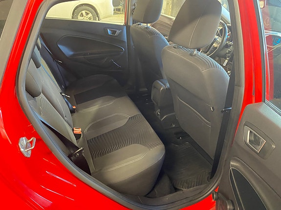 Ford Fiesta 7 of 13