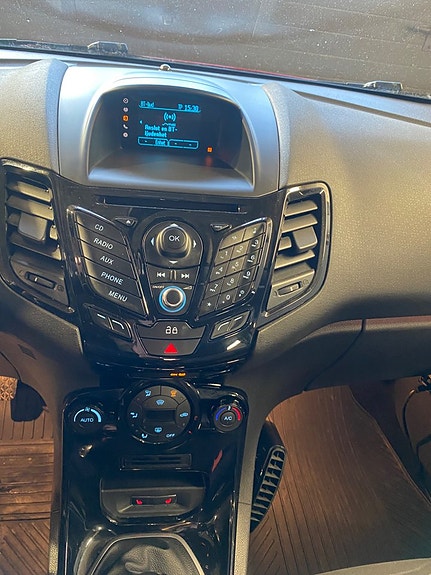 Ford Fiesta 11 of 13