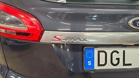 Ford S-MAX 8 of 26