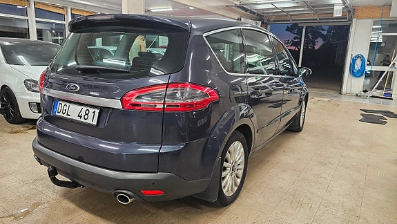 Ford S-MAX 4 of 26