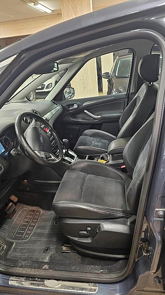 Ford S-MAX 11 of 26