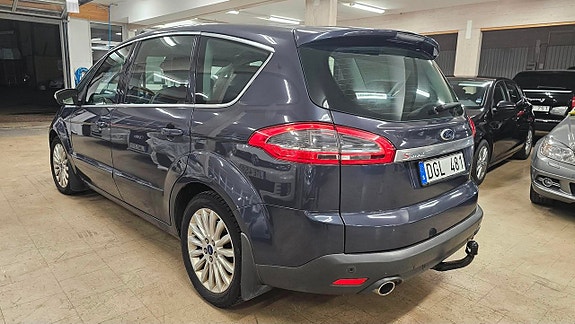 Ford S-MAX 3 of 26