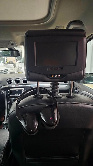 Ford S-MAX 14 of 26