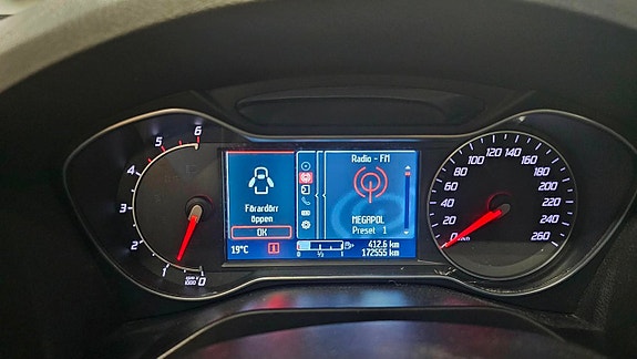 Ford S-MAX 18 of 26
