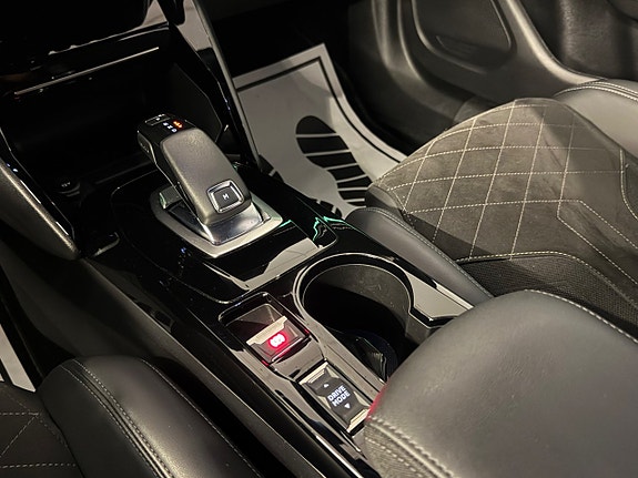 Peugeot 2008 28 of 30