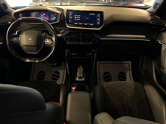 Peugeot 2008 26 of 30
