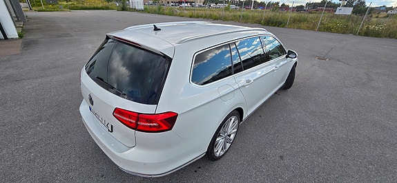 Volkswagen Passat 6 of 19