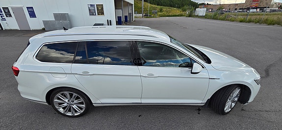 Volkswagen Passat 7 of 19