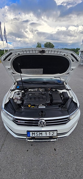Volkswagen Passat 9 of 19