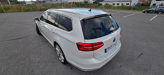 Volkswagen Passat 5 of 19