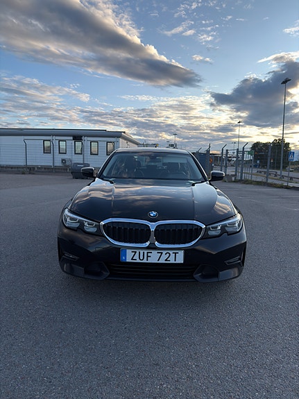 BMW 330e 2 of 6