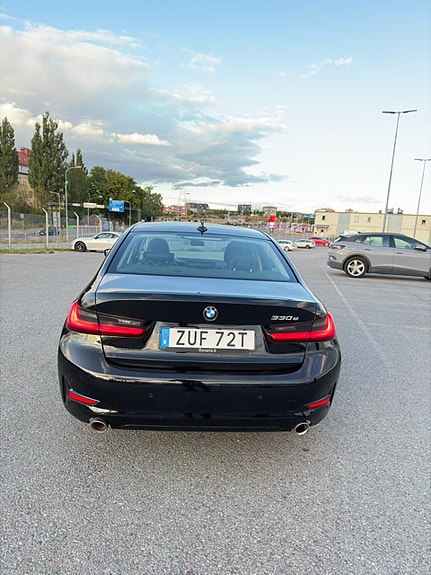 BMW 330e 4 of 6