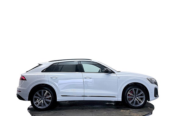 Audi Q8 5 of 30