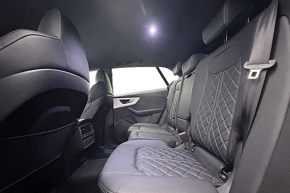 Audi Q8 15 of 30